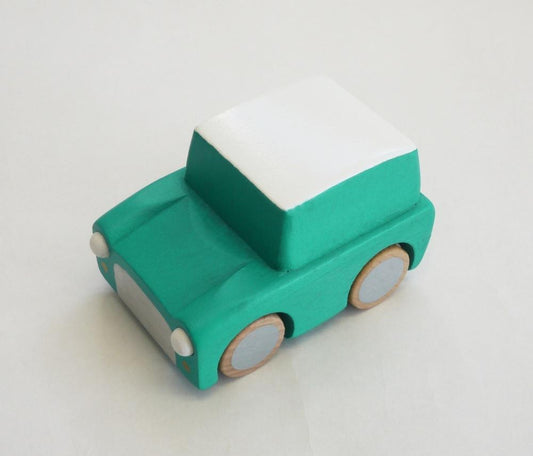 Kuruma - Classic Wooden Wind Up Car | Green