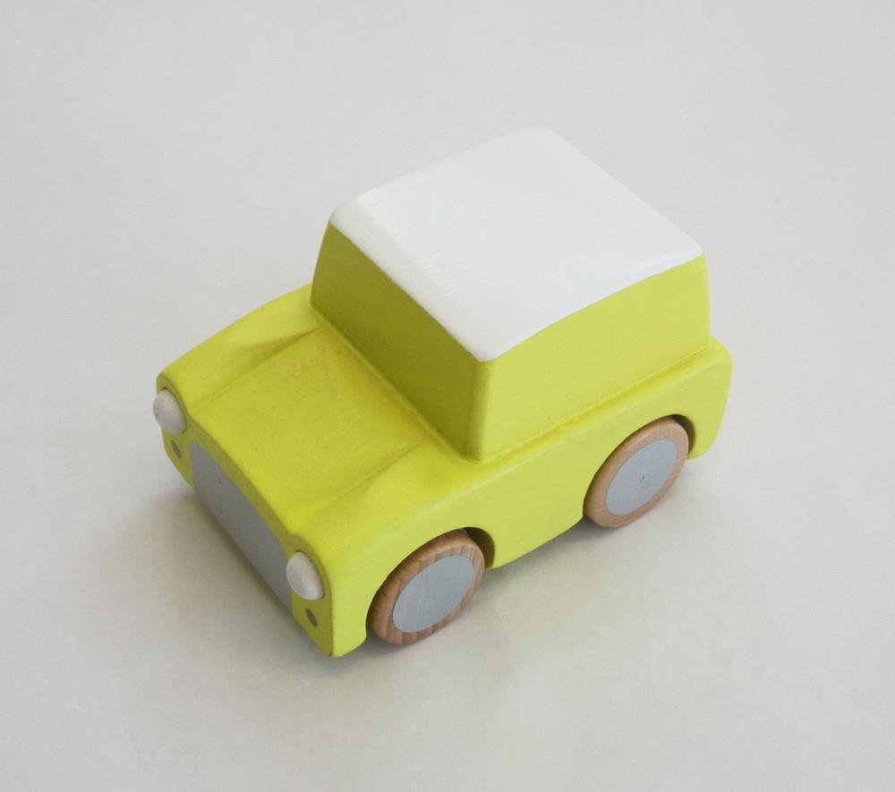 Kuruma - Classic Wooden Wind Up Car | Yellow